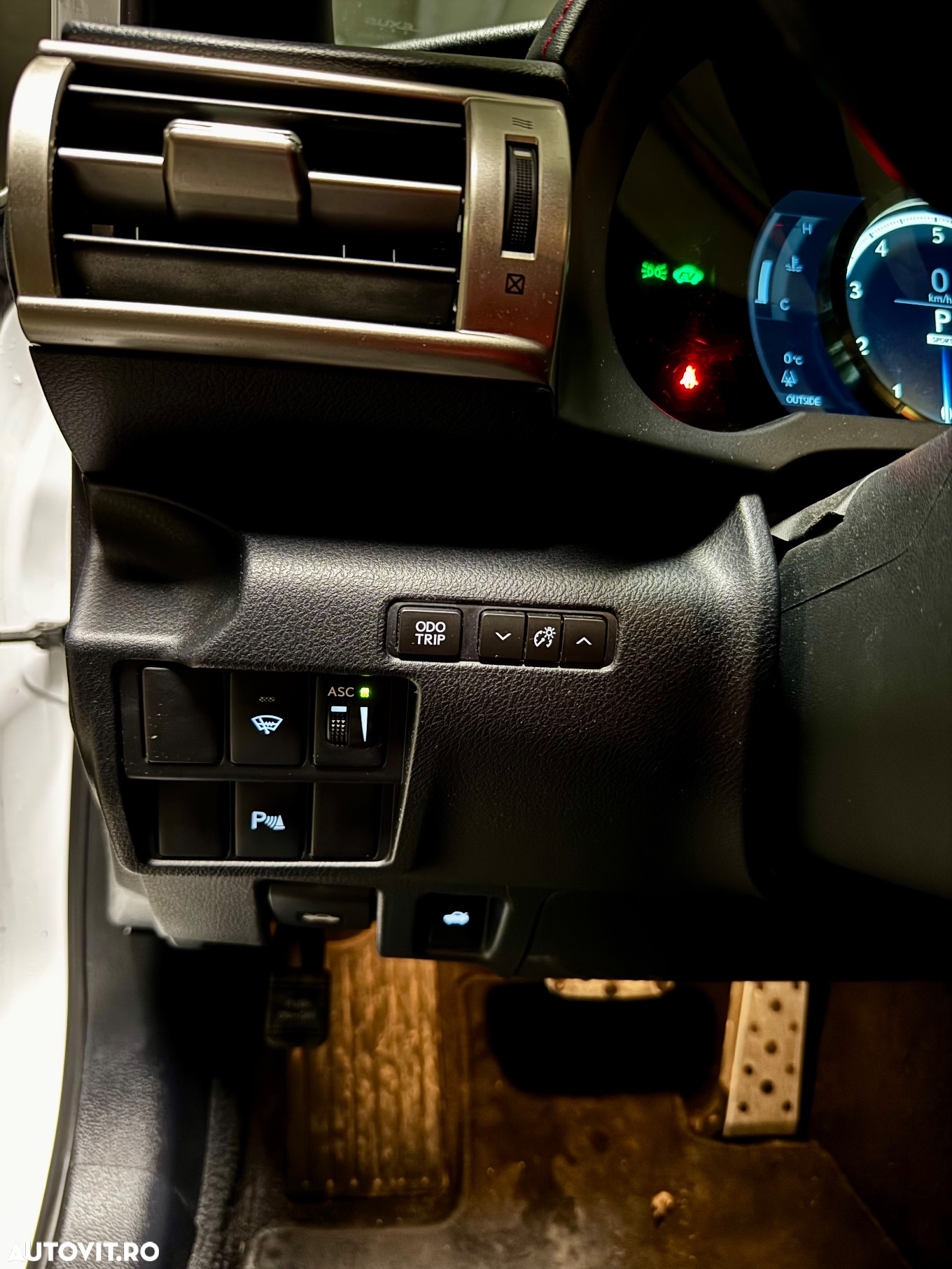 Lexus Seria IS 300h Aut. F Sport - 15
