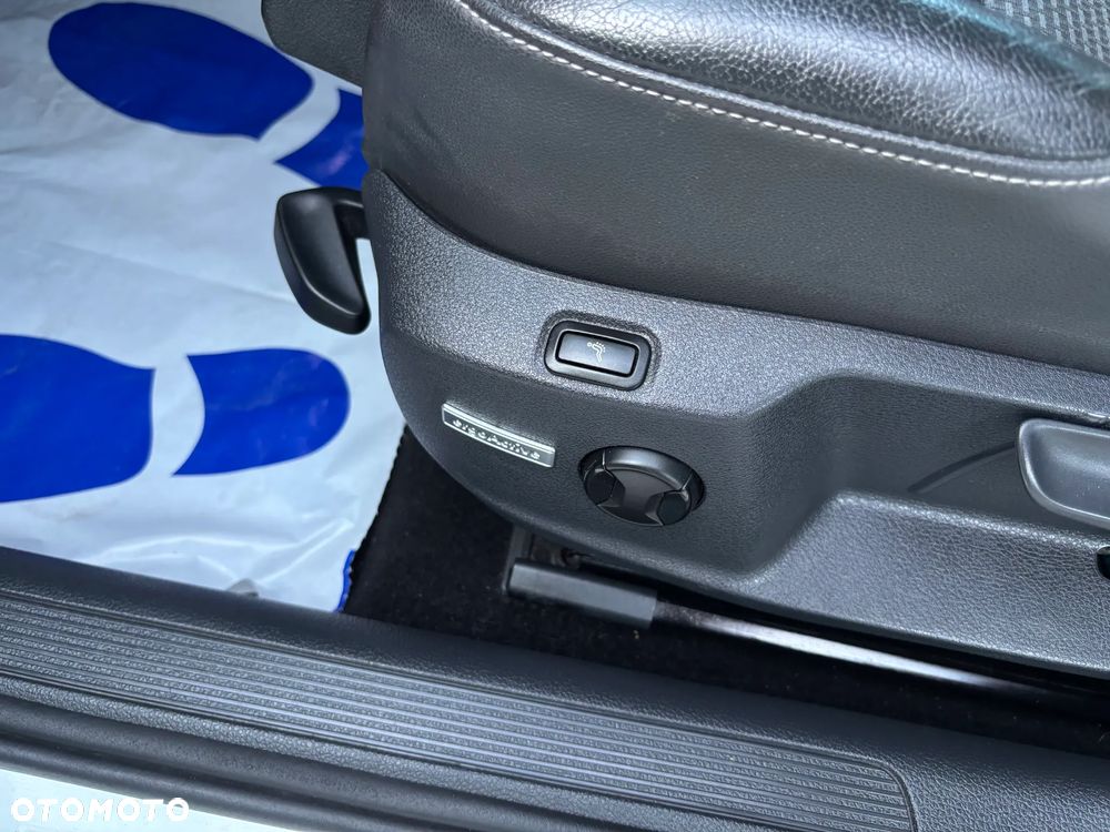 Volkswagen Golf 2.0 TDI (BlueMotion Technology) Highline - 24