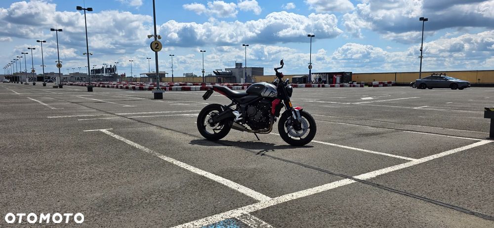 Triumph Trident - 12