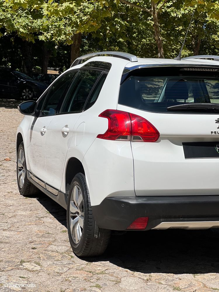 Peugeot 2008 1.2 PureTech Allure - 6