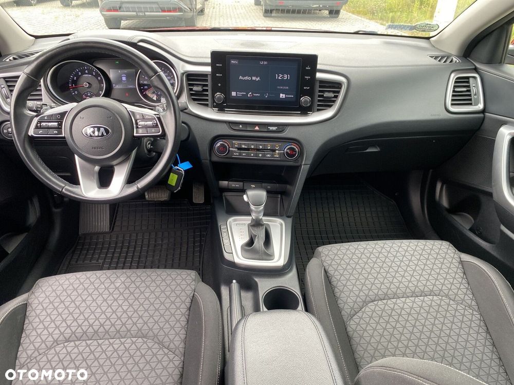Kia XCeed - 12
