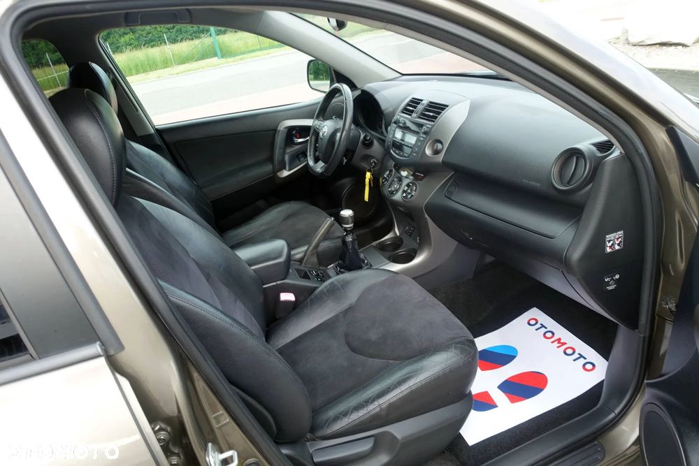Toyota RAV4 2.2 D-4D 4x4 Sol - 12