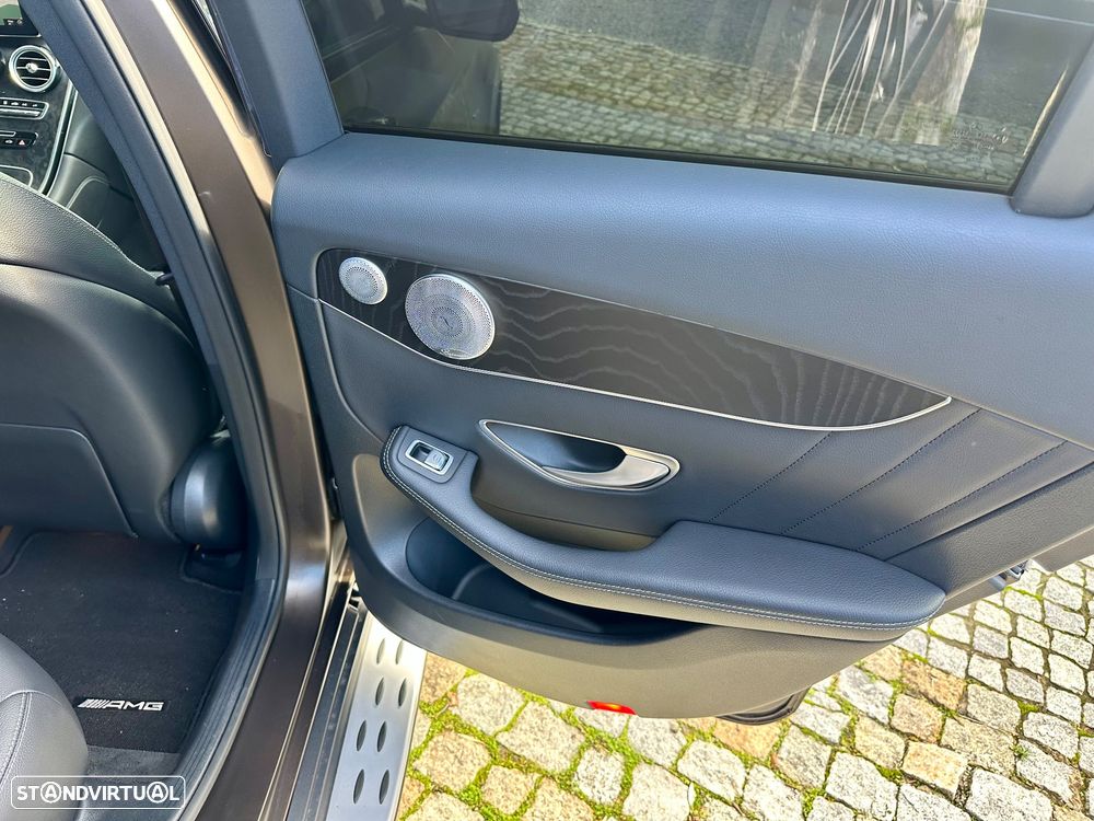 Mercedes-Benz GLC 300 e Coupe 4Matic 9G-TRONIC AMG Line - 53