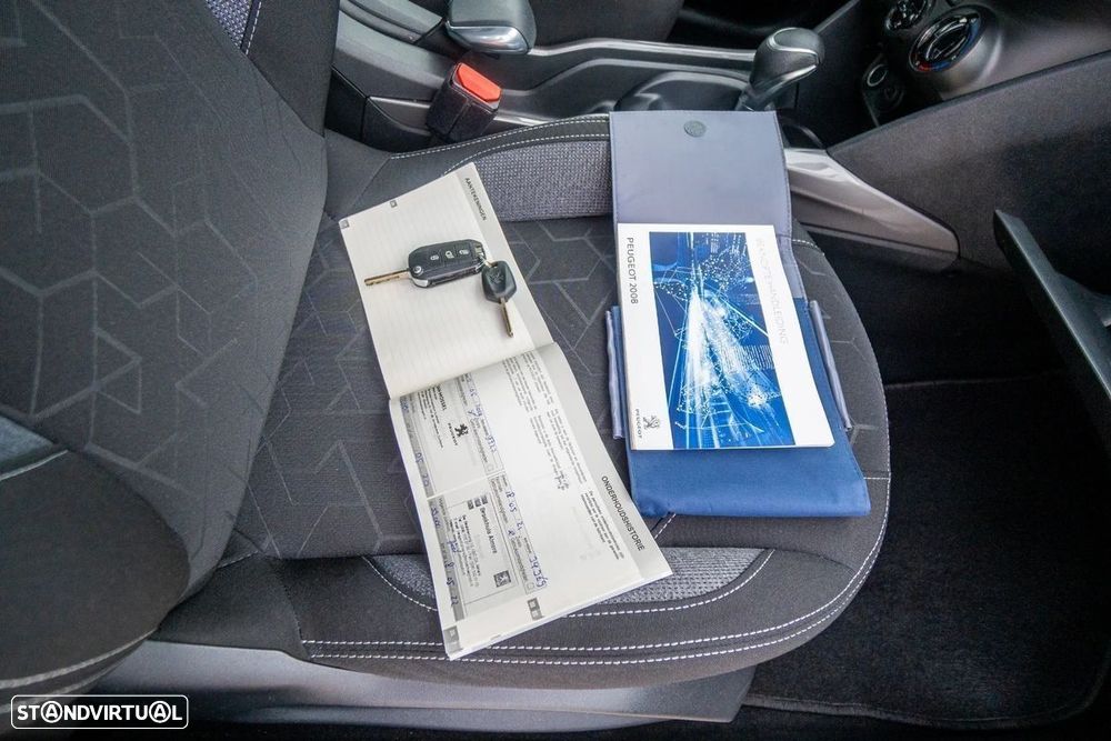 Peugeot 2008 PureTech 110 GPF Stop&Start EAT6 Signature - 18