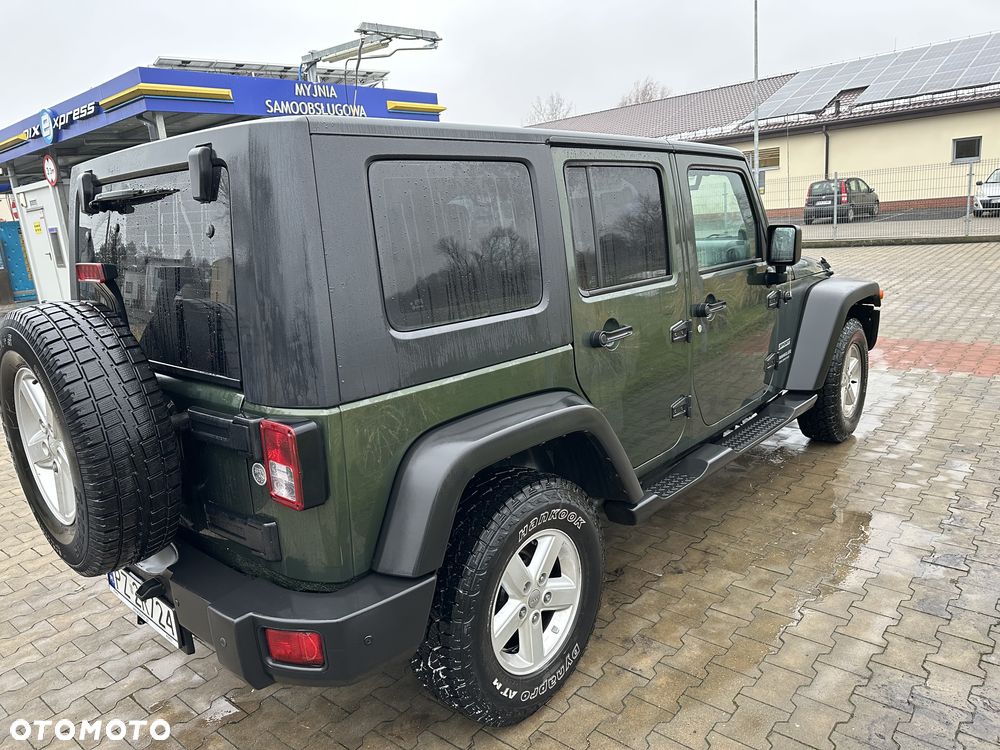Jeep Wrangler Unlimited 2.8 CRD Sport - 4