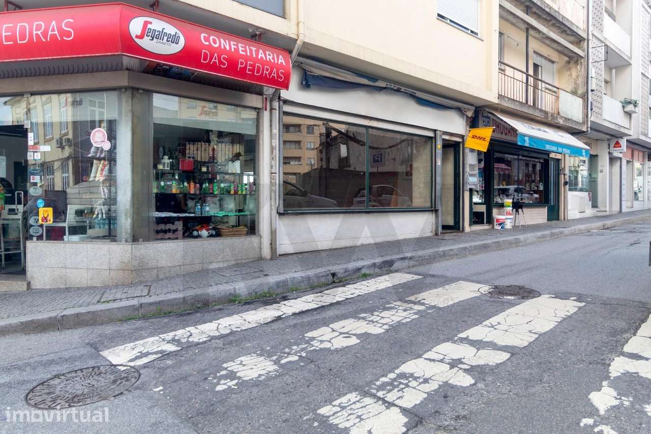 LOJA COMERCIAL PARA ARRENDAMENTO | RUA 14 DE OUTUBRO, GAIA