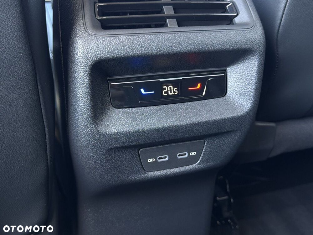 Volkswagen Tiguan - 38