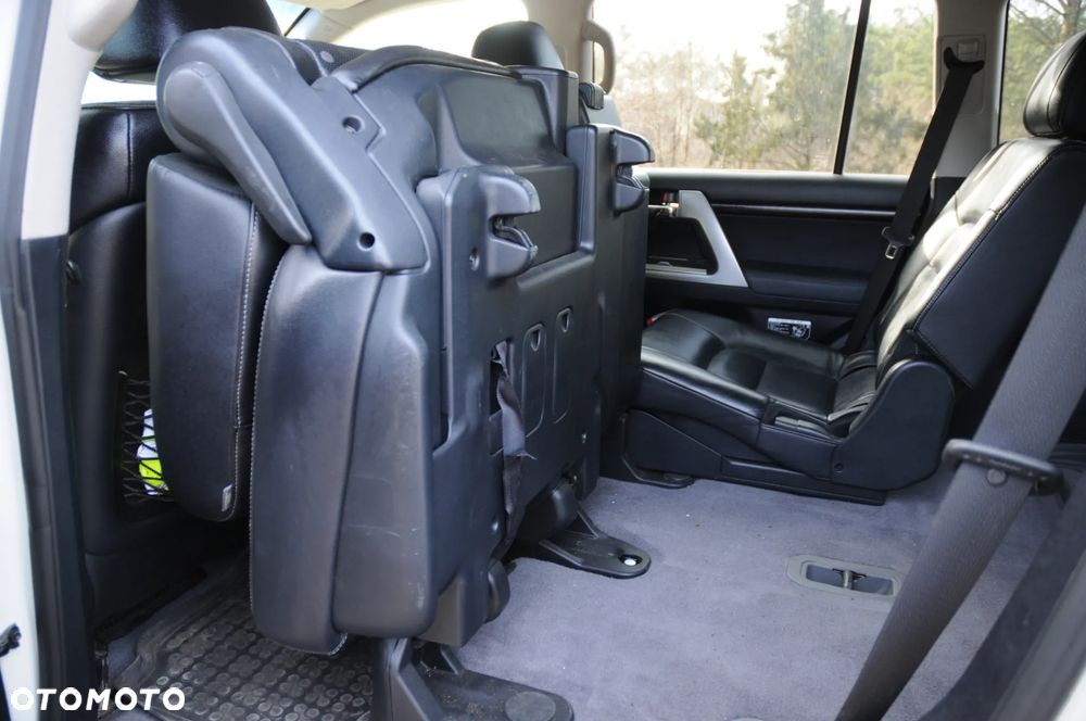 Toyota Land Cruiser - 30