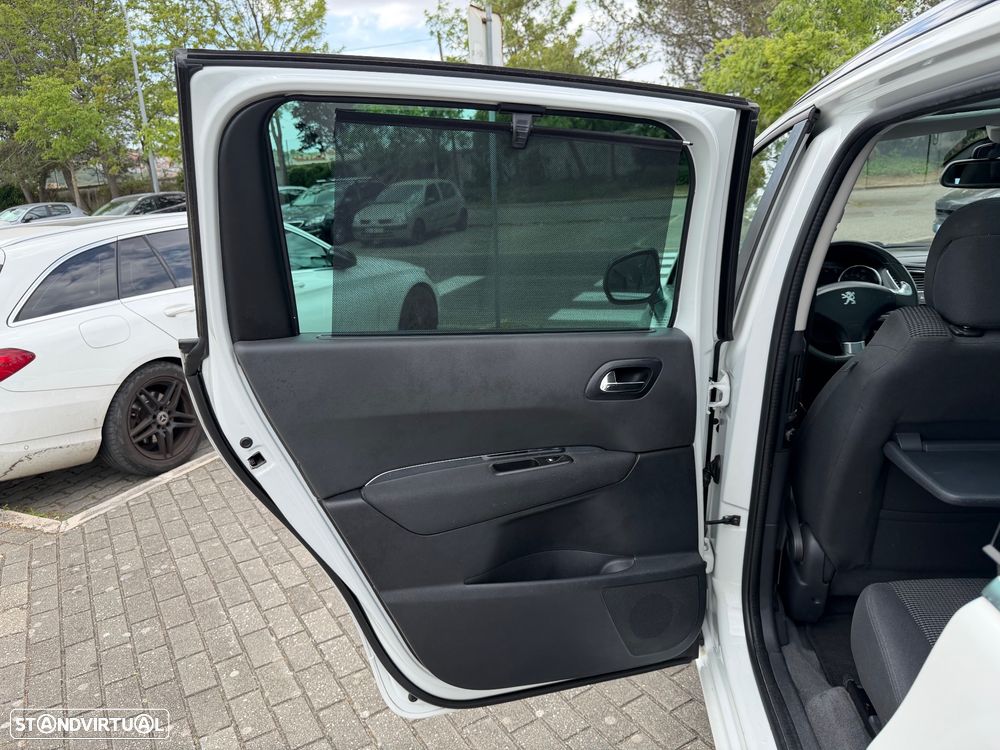 Peugeot 5008 1.6 BlueHDi Style EAT6 - 18