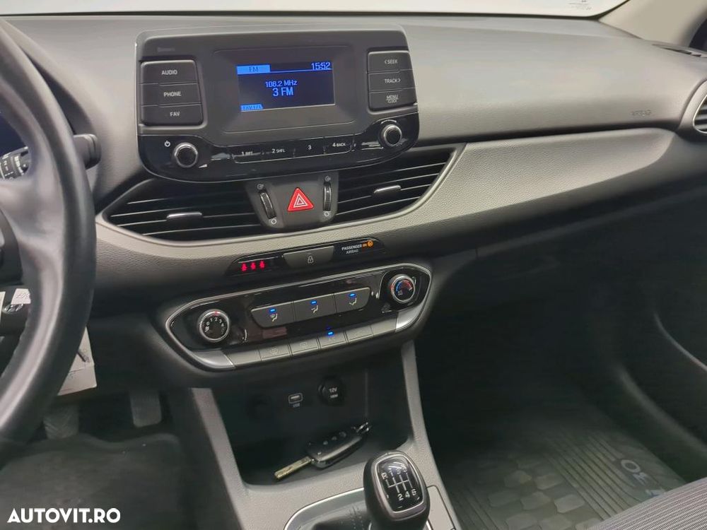 Hyundai i30 1.5 110CP 5DR M/T Comfort - 6