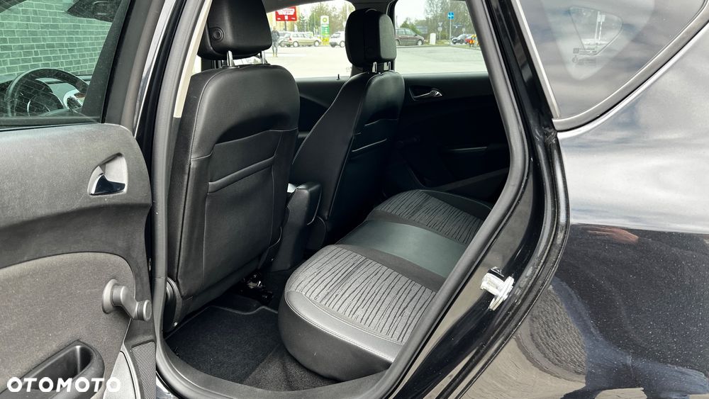 Opel Astra 1.4 Turbo - 28