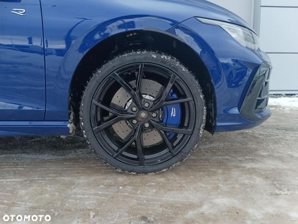 Volkswagen Golf - 22