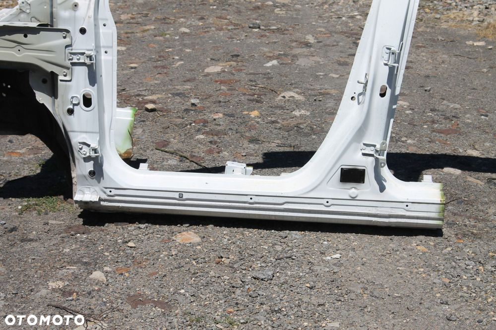 próg lewy słupek słupki suzuki sx4 s-cross ii 21- - 2