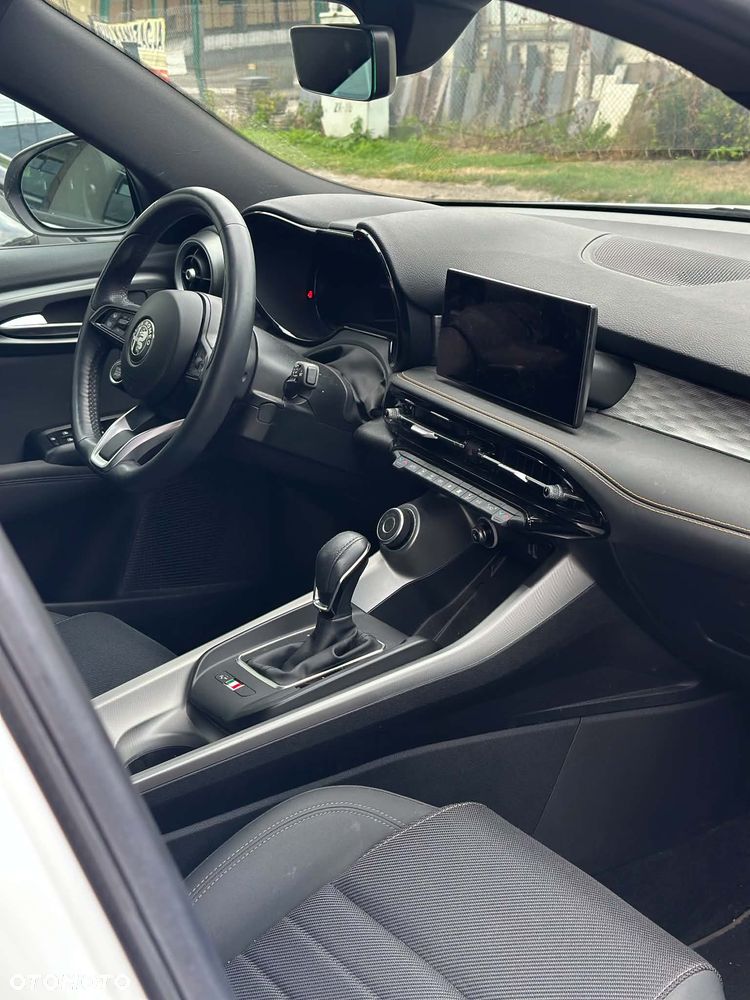 Alfa Romeo Tonale 1.5 T4 GSE mHEV TI DCT - 7