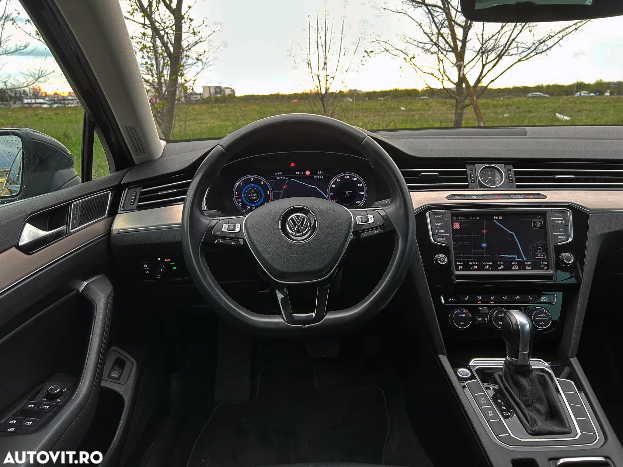 Volkswagen Passat Variant 2.0 TDI SCR DSG Highline - 12