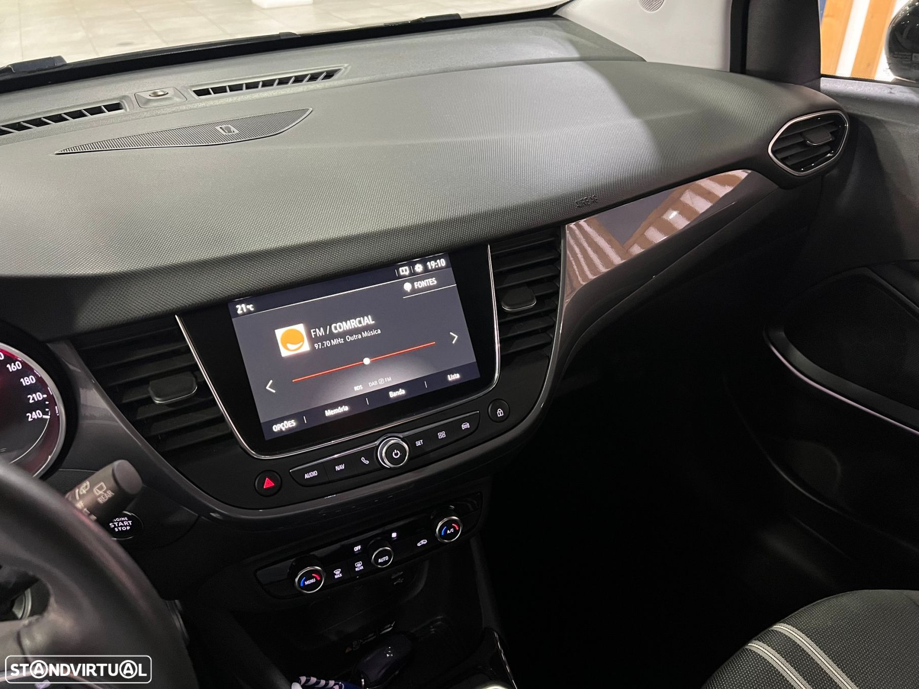 Opel Crossland 1.2 T Design & Tech - 23