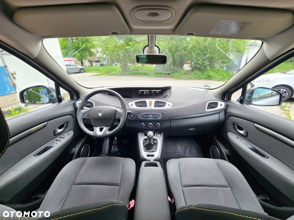 Renault Grand Scenic 1.6 16V 110 Dynamique - 8