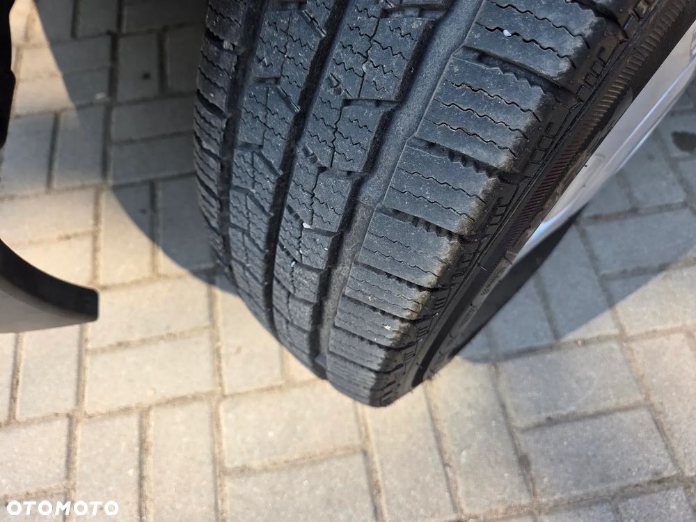 Ford TRANSIT 2,4TDCi - 19