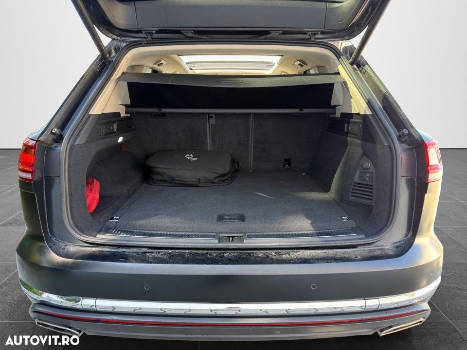 Volkswagen Touareg - 11