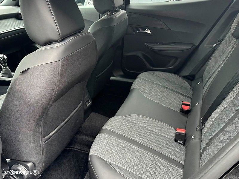 Peugeot 2008 1.2 Allure - 11