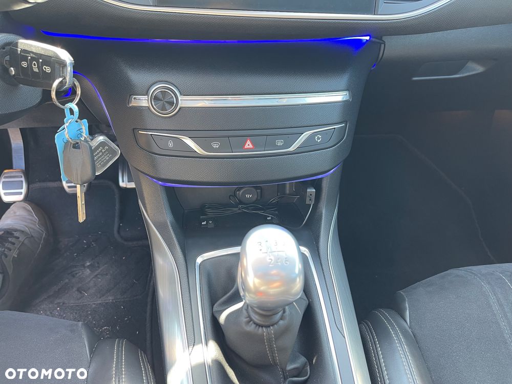 Peugeot 308 1.5 BlueHDi Allure S&S - 31
