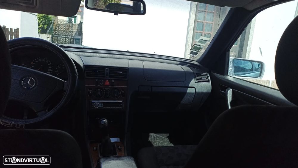 Mercedes-Benz C 220 - 13