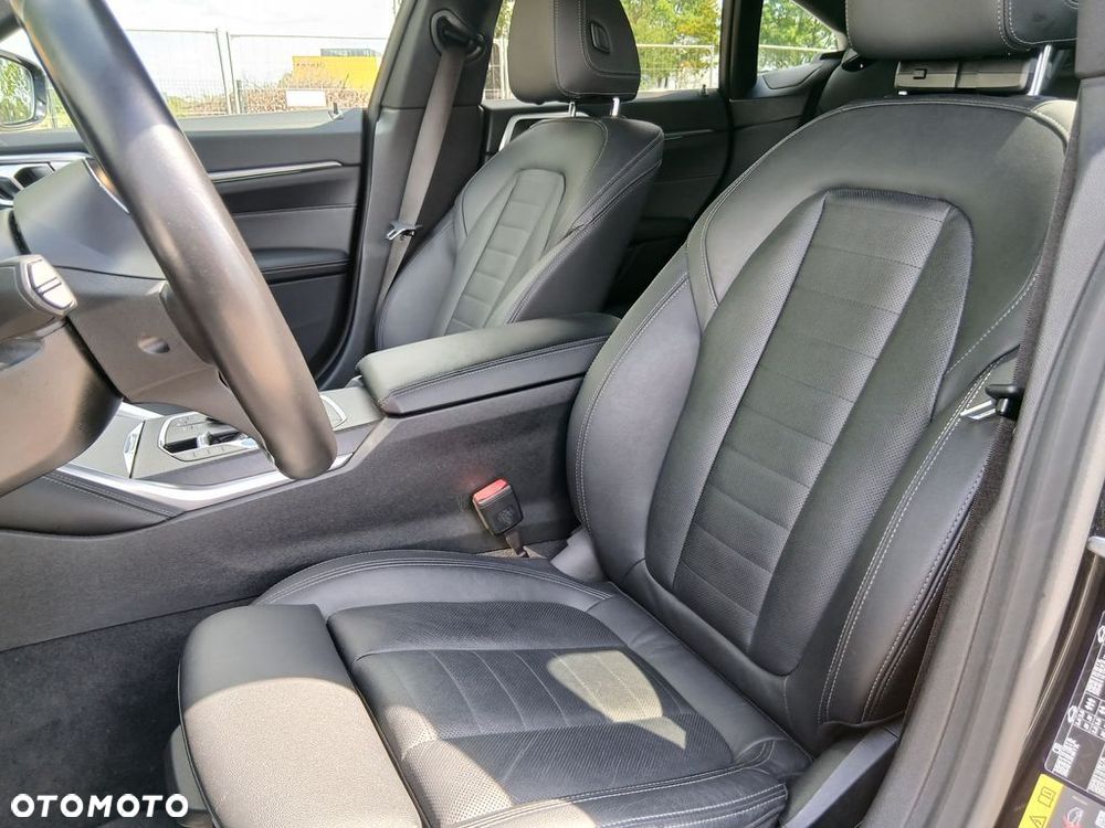 BMW i4 - 17