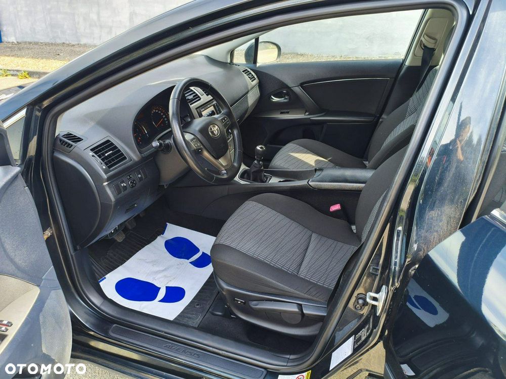 Toyota Avensis - 7