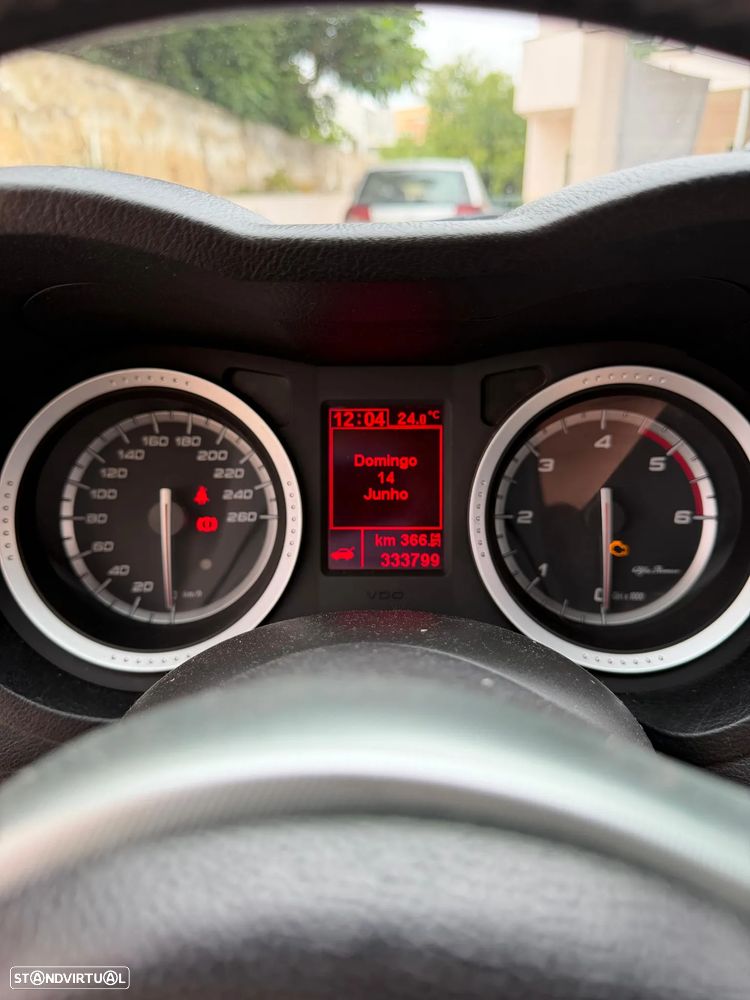 Alfa Romeo 159 Sportwagon 1.9 JTDm 16V Elegante - 9