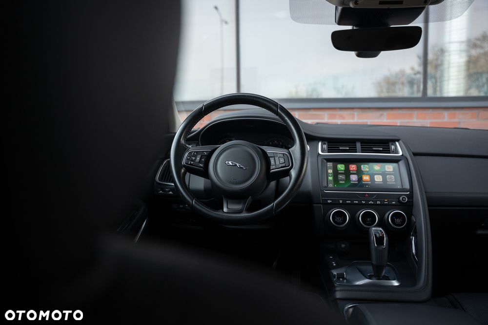 Jaguar E-Pace P200 AWD SE - 29