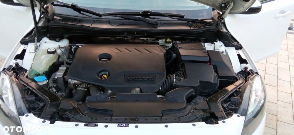 Volvo V40 - 24