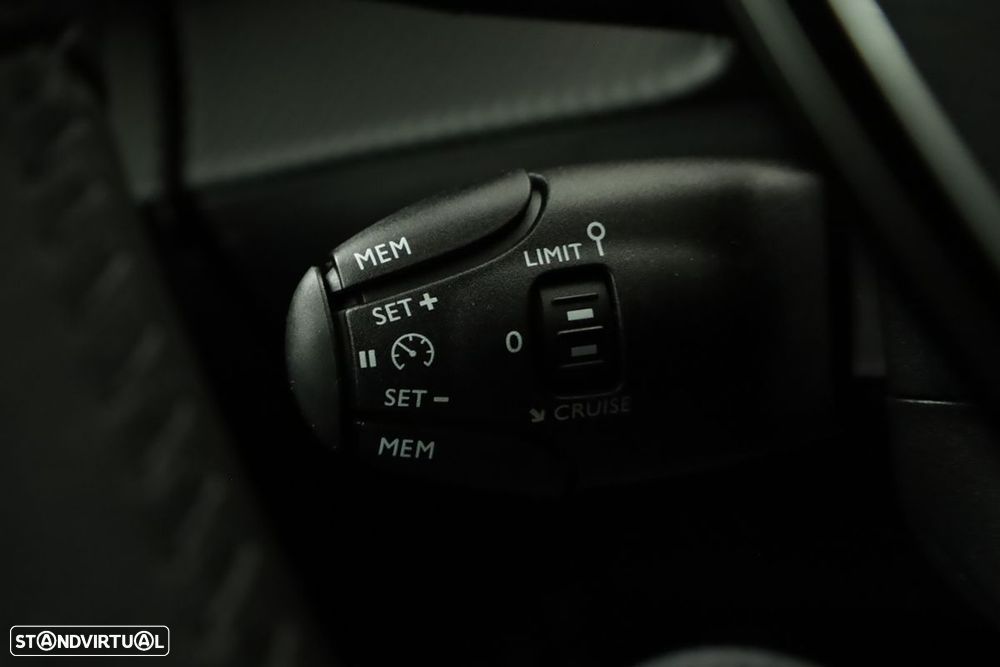 Peugeot 2008 1.2 Allure - 18