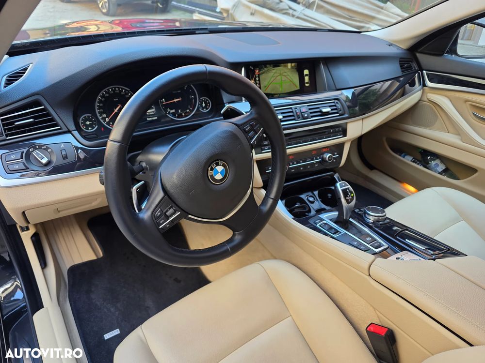 BMW Seria 5 525d xDrive AT - 10