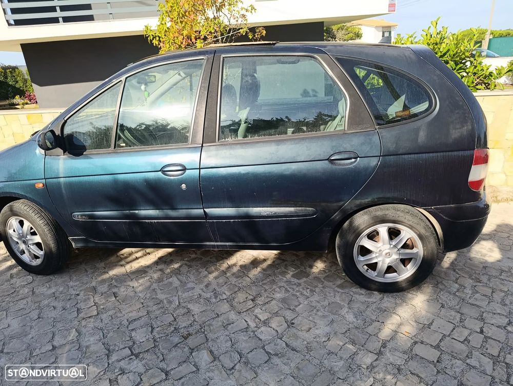 Renault Mégane Scénic - 5