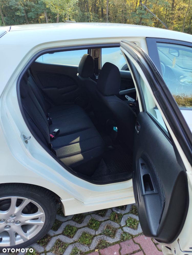 Mazda 2 - 8
