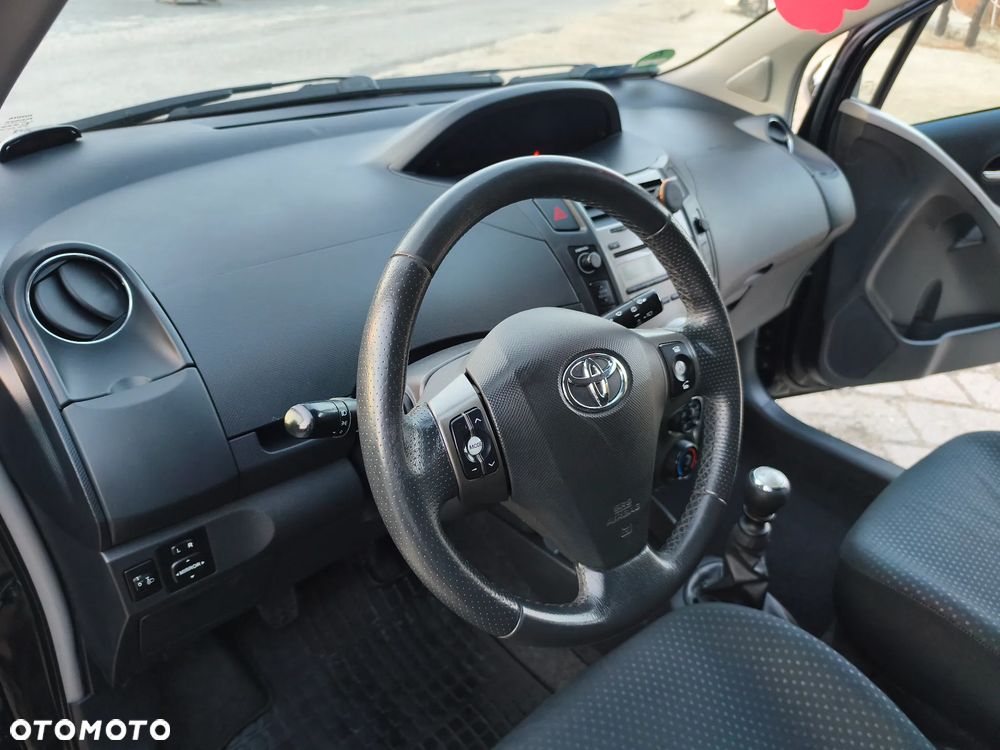Toyota Yaris - 18