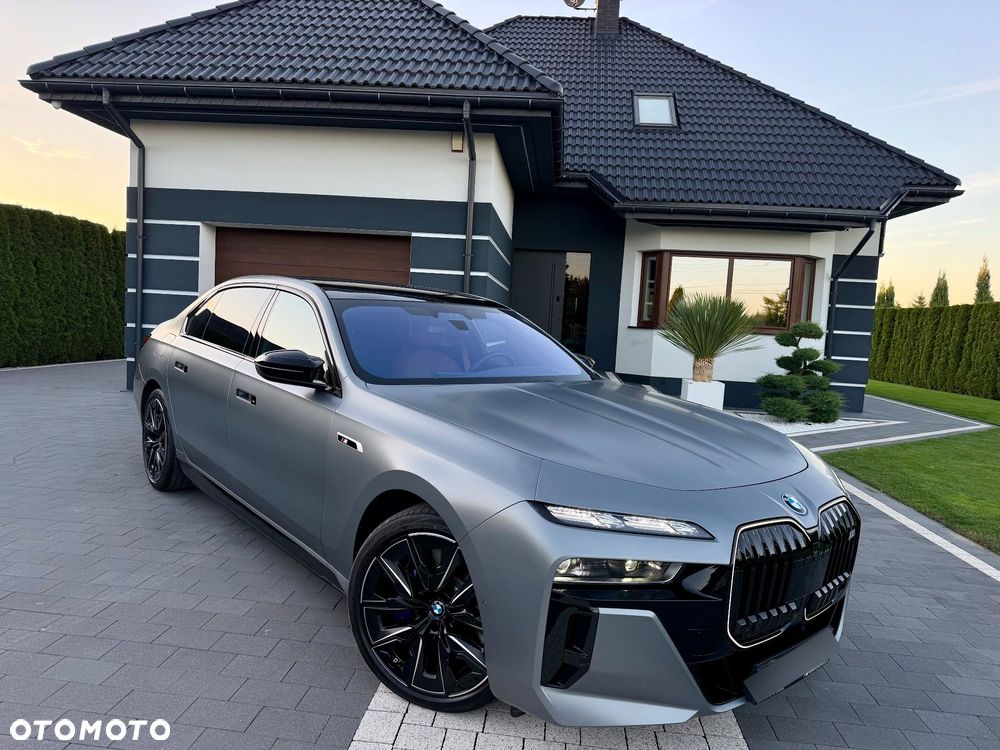 BMW Seria 7 M760e PHEV xDrive Individual Edition sport - 2