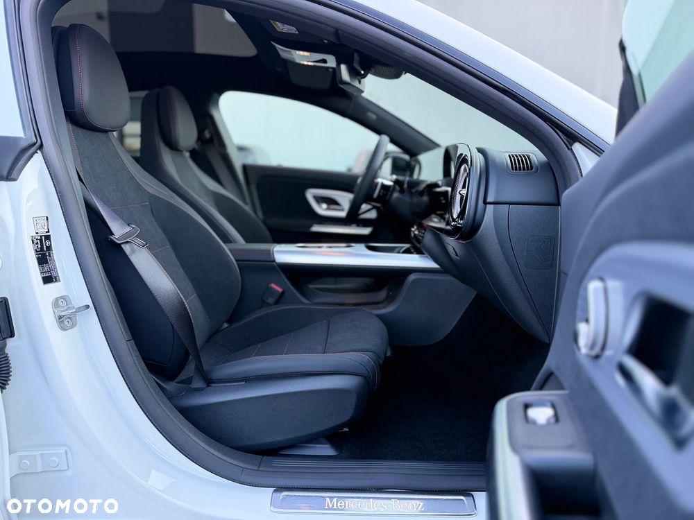 Mercedes-Benz CLA 220 4Matic - 25