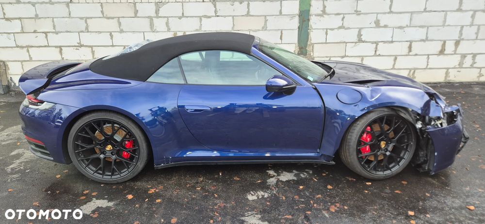Porsche 911 Carrera 4S - 11
