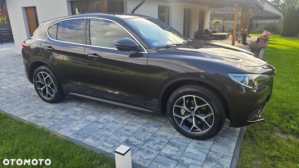 Alfa Romeo Stelvio - 9