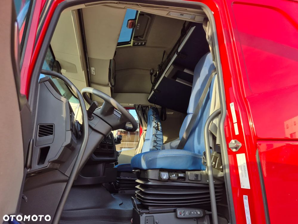 Volvo BDF Dług. 7,7 na 7,7 - 9