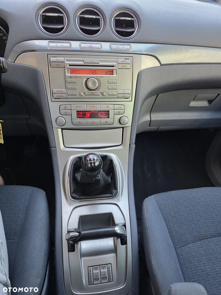 Ford Galaxy 2.0 Ambiente - 15