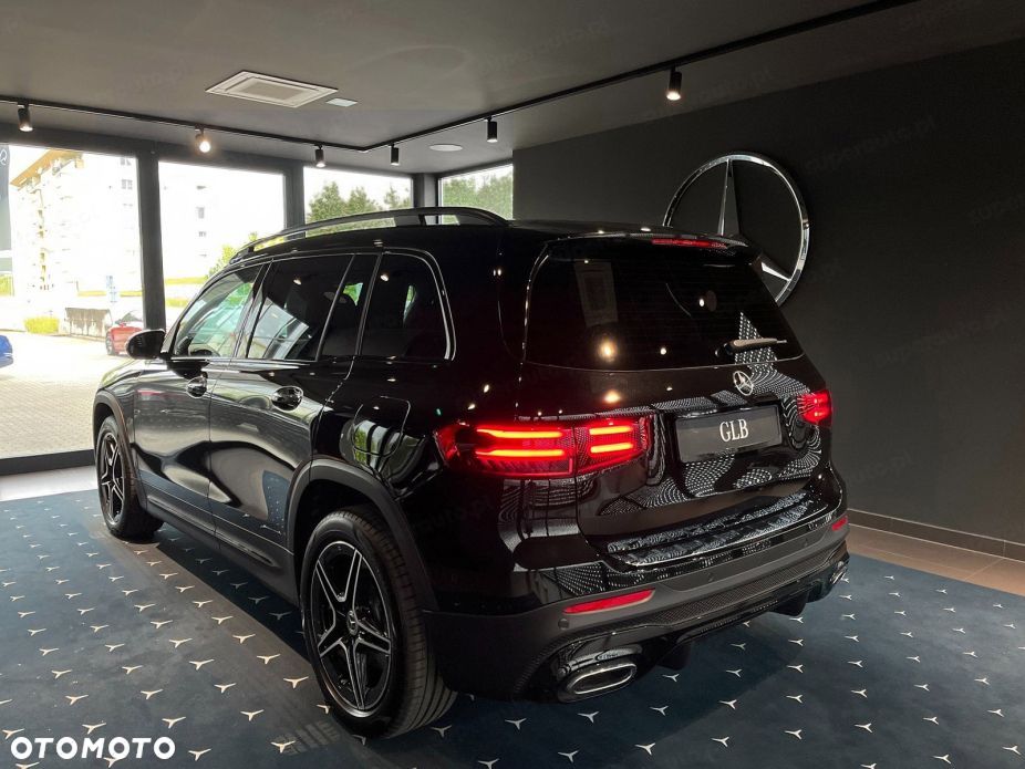 Mercedes-Benz GLB 200 AMG Line 7G-DCT - 3