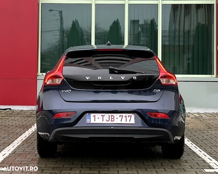 Volvo V40 - 24