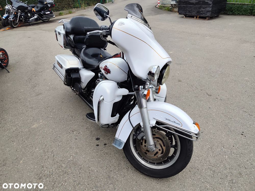Harley-Davidson FLHTCU Ultra - 3