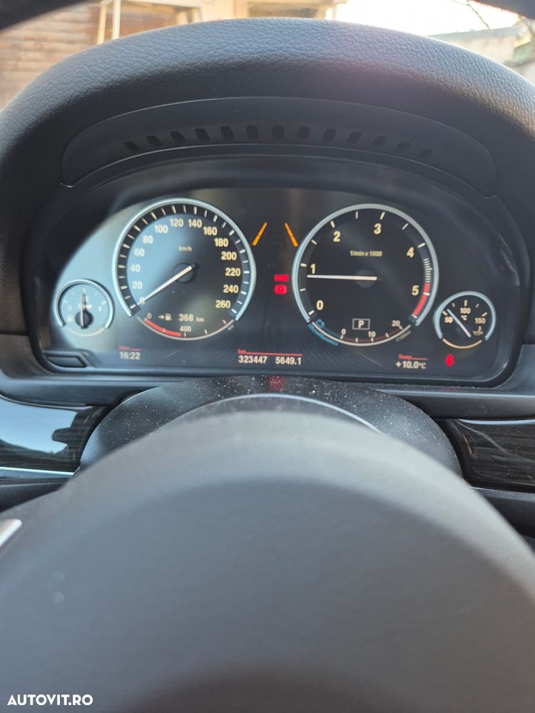 BMW Seria 5 520d Aut. Luxury Line - 14