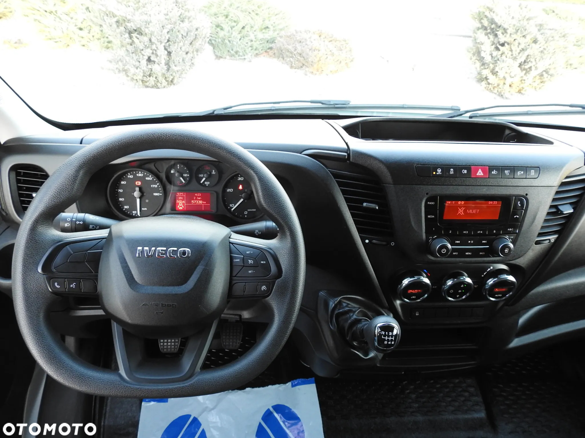 Iveco DAILY 35S16 KONTENER WINDA 8 PALET TEMPOMAT KLIMATYZACJA BLIŹNIACZE KOŁA 160KM [ 689599 ] - 28