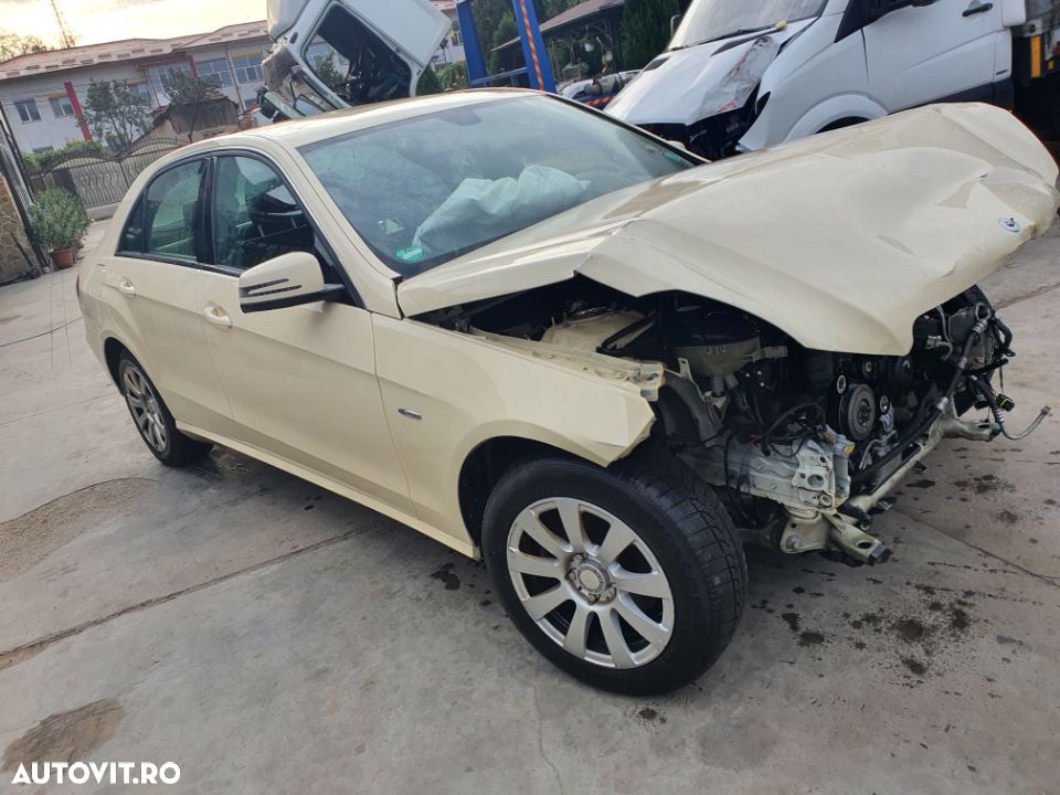 Dezmembram Mercedes E Class w212 2,2CDI - 3