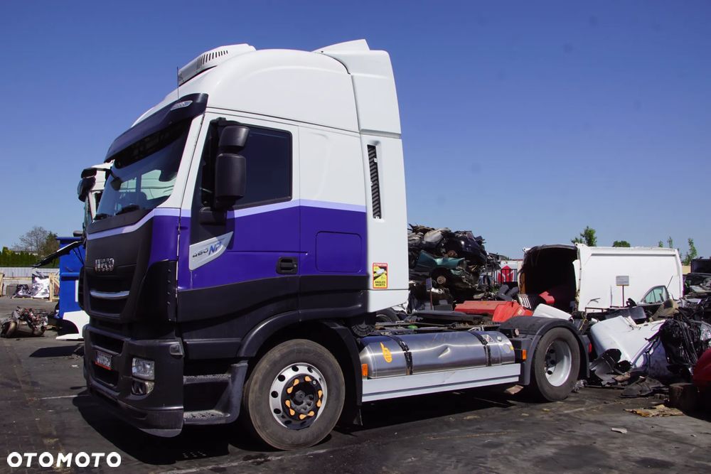 Pojazd na części - Iveco Stralis NP 460 11.1 F3HFE601A 12TX1810TO IC194 2018R Silnik Skrzynia Drzwi Maska Błotnik Nadkole Lampa Lusterko Klamka Szyba Siodło Kabina Deska Kokpit Sterownik Moduł Czujnik Licznik Panel Kierownica - 9