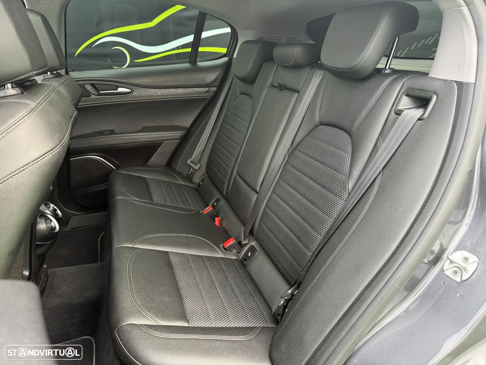 Alfa Romeo Stelvio 2.2 D B-Tech AT8 - 18